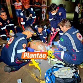 Motociclista é intubado após bater em outra moto e ser arremessado contra carro estacionado em Maringá Foto 9 Fotos de Motociclista é intubado após bater em outra moto e ser arremessado contra carro estacionado em Maringá