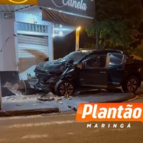 Motorista passa mal, perde o controle da caminhonete e bate contra panificadora em Sarandi; veja o flagrante Foto 2 Fotos de Motorista passa mal, perde o controle da caminhonete e bate contra panificadora em Sarandi; veja o flagrante