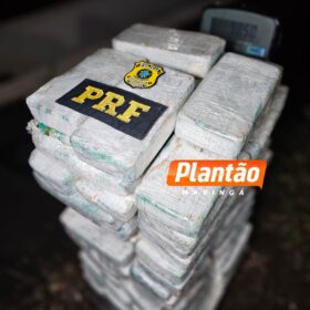 PRF de Maringá apreende quase 100 quilos de cocaína avaliada em mais de R$ 8 milhões Foto 2 Fotos de PRF de Maringá apreende quase 100 quilos de cocaína avaliada em mais de R$ 8 milhões