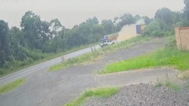 Fotos de Vídeo mostra colisão entre caminhões que deixou 5 mortos no PR; veja