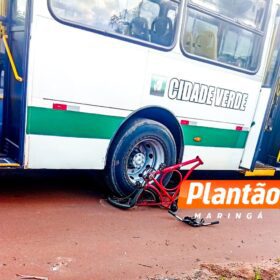 Fotos de Ciclista sobrevive após ter bicicleta esmagada por ônibus em Sarandi
