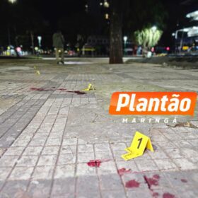 Homem é morto a facadas na Praça Raposo Tavares, em Maringá Foto 14 Fotos de Homem é morto a facadas na Praça Raposo Tavares, em Maringá