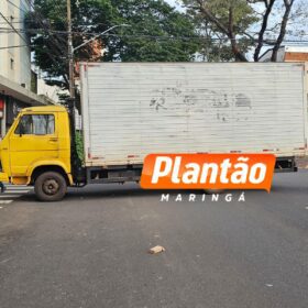 Moça fica gravemente ferida após ser atingida por caminhão em Maringá Foto 2 Fotos de Moça fica gravemente ferida após ser atingida por caminhão em Maringá