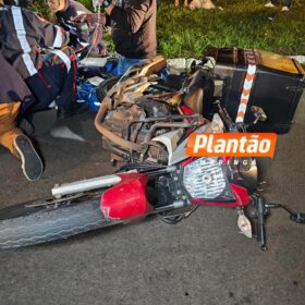 Motoboy fica gravemente ferido após carro avançar preferencial em Maringá Foto 7 Fotos de Motoboy fica gravemente ferido após carro avançar preferencial em Maringá
