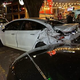 Motorista de Audi A7 provoca acidente e foge após colidir com seis veículos em Maringá Foto 2 Fotos de Motorista de Audi A7 provoca acidente e foge após colidir com seis veículos em Maringá
