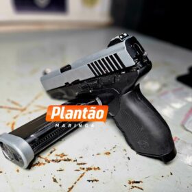 Fotos de Dupla é presa em Maringá após ostentar arma em rede social; GCM apreende drogas e pistola adaptada