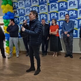 Encontro Regional do PL em Maringá reforça união da Direita e apoio ao presidente Bolsonaro Foto 1 Fotos de Encontro Regional do PL em Maringá reforça união da Direita e apoio ao presidente Bolsonaro