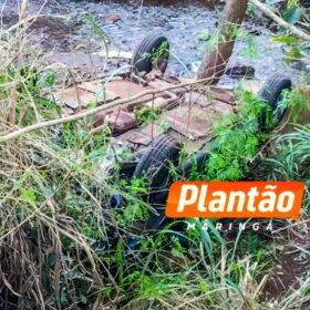 Idoso morre após carro cair em córrego em Maringá Foto 9 Fotos de Idoso morre após carro cair em córrego em Maringá