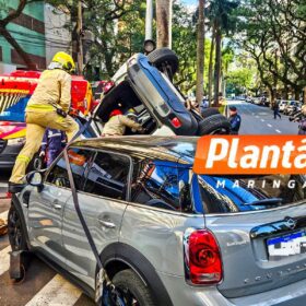 Câmera de segurança flagra acidente com capotamento em Maringá Foto 6 Fotos de Câmera de segurança flagra acidente com capotamento em Maringá