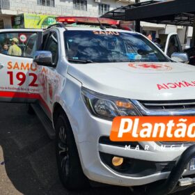 Carro capota após condutor invadir preferencial em Maringá Foto 2 Fotos de Carro capota após condutor invadir preferencial em Maringá