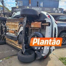 Carro capota após condutor invadir preferencial em Maringá Foto 4 Fotos de Carro capota após condutor invadir preferencial em Maringá