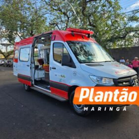 Casal fica ferido em colisão entre dois carros, em Maringá Foto 7 Fotos de Casal fica ferido em colisão entre dois carros, em Maringá