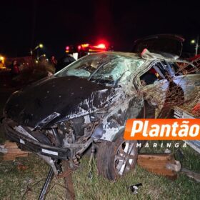 Dois jovens ficam feridos em capotamento no Contorno Sul, em Maringá Foto 10 Fotos de Dois jovens ficam feridos em capotamento no Contorno Sul, em Maringá