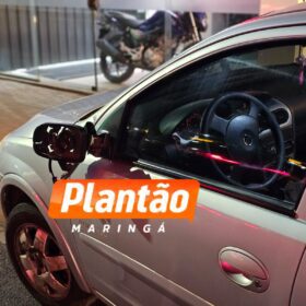 Motoboy invade loja após colisão com carro no centro de Sarandi Foto 3 Fotos de Motoboy invade loja após colisão com carro no centro de Sarandi