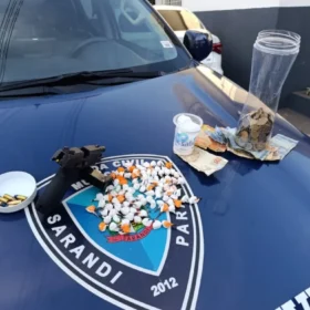 Fotos de Denúncia anônima leva à apreensão de drogas e arma de fogo em Sarandi