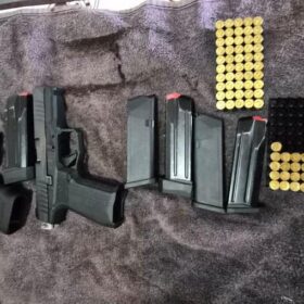 Fotos de Homem é preso com duas pistolas após efetuar disparos em via pública em Sarandi