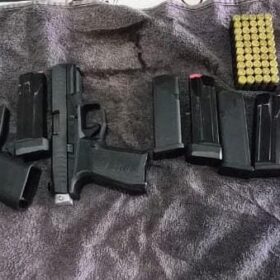 Fotos de Homem é preso com duas pistolas após efetuar disparos em via pública em Sarandi