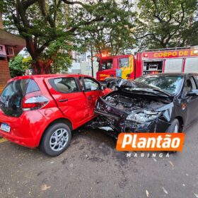 Câmera registra acidente entre dois veículos na Vila Operária, em Maringá Foto 2 Fotos de Câmera registra acidente entre dois veículos na Vila Operária, em Maringá