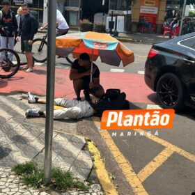 Câmera registra momento em que ciclista é atingido por carro Foto 3 Fotos de Câmera registra momento em que ciclista é atingido por carro
