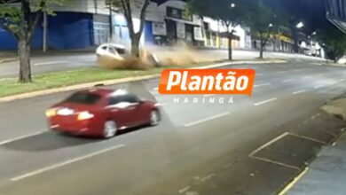 Fotos de Câmeras de segurança registram acidente na Avenida Colombo em Maringá