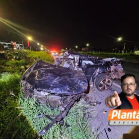 Imagens impressionantes mostram motorista morrendo após grave acidente na BR-376, em Sarandi Foto 4 Fotos de Imagens impressionantes mostram motorista morrendo após grave acidente na BR-376, em Sarandi