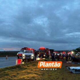 Duas pessoas morrem e seis ficam feridas em grave acidente na PR-317, entre Maringá e Campo Mourão Foto 13 Fotos de Duas pessoas morrem e seis ficam feridas em grave acidente na PR-317, entre Maringá e Campo Mourão