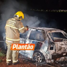 Carro incendiado é encontrado na zona rural de Sarandi; veículo tinha queixa de furto Foto 1 Fotos de Carro incendiado é encontrado na zona rural de Sarandi; veículo tinha queixa de furto