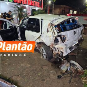Dois jovens ficam feridos após capotamento impressionante no Contorno Norte, em Maringá Foto 4 Fotos de Dois jovens ficam feridos após capotamento impressionante no Contorno Norte, em Maringá