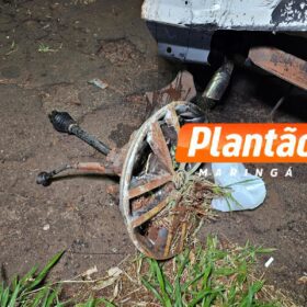 Dois jovens ficam feridos após capotamento impressionante no Contorno Norte, em Maringá Foto 6 Fotos de Dois jovens ficam feridos após capotamento impressionante no Contorno Norte, em Maringá