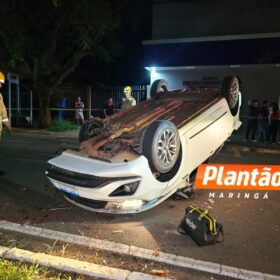 Dois jovens ficam feridos após capotamento na Avenida Laguna, em Maringá Foto 4 Fotos de Dois jovens ficam feridos após capotamento na Avenida Laguna, em Maringá