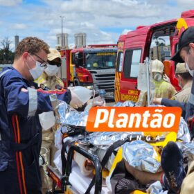 Jovem morto em acidente na Avenida Colombo é sepultado sob forte comoção em Maringá Foto 7 Fotos de Jovem morto em acidente na Avenida Colombo é sepultado sob forte comoção em Maringá