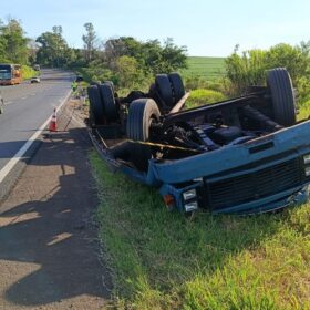 Fotos de Cinco pessoas morrem em batida entre carro e caminhão na região