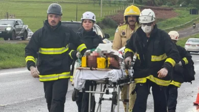 Fotos de Motorista fica preso às ferragens após grave acidente com Hilux e é resgatado por helicóptero