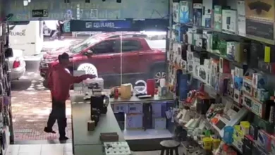 Fotos de Dois suspeitos são presos por furto a loja de eletrônicos em Maringá; vídeo