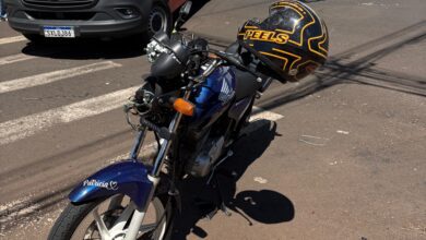 Fotos de Motociclista fica em estado gravíssimo após grave acidente no centro de Sarandi