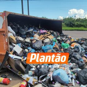 Motorista da coleta seletiva corre risco de perder os movimentos das pernas após caminhão tombar em Maringá Foto 4 Fotos de Motorista da coleta seletiva corre risco de perder os movimentos das pernas após caminhão tombar em Maringá