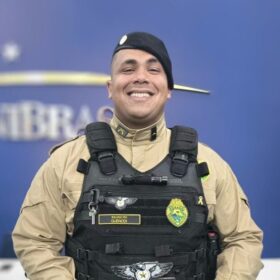 Policial militar morre e outro fica ferido após viatura cair em ribanceira durante perseguição no Paraná Foto 1 Fotos de Policial militar morre e outro fica ferido após viatura cair em ribanceira durante perseguição no Paraná
