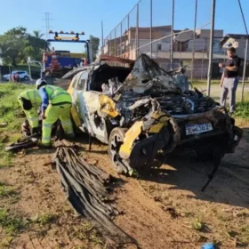 Policial militar morre e outro fica ferido após viatura cair em ribanceira durante perseguição no Paraná Foto 3 Fotos de Policial militar morre e outro fica ferido após viatura cair em ribanceira durante perseguição no Paraná