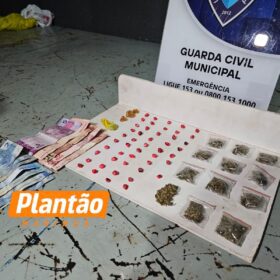 GCM prende homem e apreende adolescente por tráfico de drogas em Sarandi Foto 3 Fotos de GCM prende homem e apreende adolescente por tráfico de drogas em Sarandi