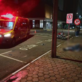 Imagens fortes: câmera flagra acidente que matou jovem motociclista no Paraná Foto 4 Fotos de Imagens fortes: câmera flagra acidente que matou jovem motociclista no Paraná