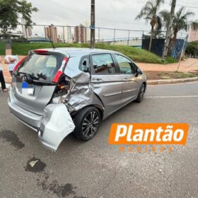 Motociclista sofre ferimentos graves após batida em cruzamento, em Maringá; vídeo Foto 6 Fotos de Motociclista sofre ferimentos graves após batida em cruzamento, em Maringá; vídeo