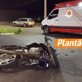 Câmera registra grave acidente entre carro e motocicleta em Maringá Foto 4 Fotos de Câmera registra grave acidente entre carro e motocicleta em Maringá