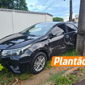 Policiais do Choque que participaram de confronto presenciam acidente e socorrem advogado em Maringá Foto 2 Fotos de Policiais do Choque que participaram de confronto presenciam acidente e socorrem advogado em Maringá