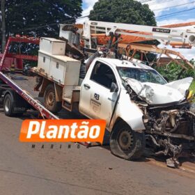 Caminhonete de empresa terceirizada da Copel colide contra poste em Sarandi Foto 4 Fotos de Caminhonete de empresa terceirizada da Copel colide contra poste em Sarandi
