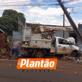 Caminhonete de empresa terceirizada da Copel colide contra poste em Sarandi Foto 2 Fotos de Caminhonete de empresa terceirizada da Copel colide contra poste em Sarandi