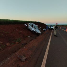 Homem de 57 anos morre após capotamento e corpo é encaminhado ao IML de Maringá Foto 4 Fotos de Homem de 57 anos morre após capotamento e corpo é encaminhado ao IML de Maringá
