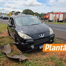 Carro capota, estepe atinge outro veículo e mulher fica ferida entre Maringá e Mandaguaçu Foto 9 Fotos de Carro capota, estepe atinge outro veículo e mulher fica ferida entre Maringá e Mandaguaçu