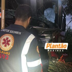 Fotos de Colisão frontal entre caminhão e moto de alta cilindrada deixa dois mortos na PR-317; corpos são encaminhados ao IML de Maringá