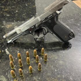 Dupla é presa com pistola 9mm após perseguição na PR-317 Foto 2 Fotos de Dupla é presa com pistola 9mm após perseguição na PR-317