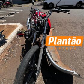 Homem com deficiência auditiva sofre acidente e é confundido com vítima inconsciente em Maringá; câmera de segurança registra colisão Foto 4 Fotos de Homem com deficiência auditiva sofre acidente e é confundido com vítima inconsciente em Maringá; câmera de segurança registra colisão
